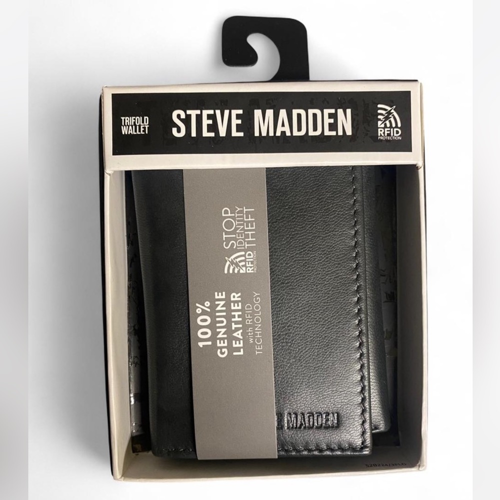 Steve Madden Genuine Leather RFID Wallet
